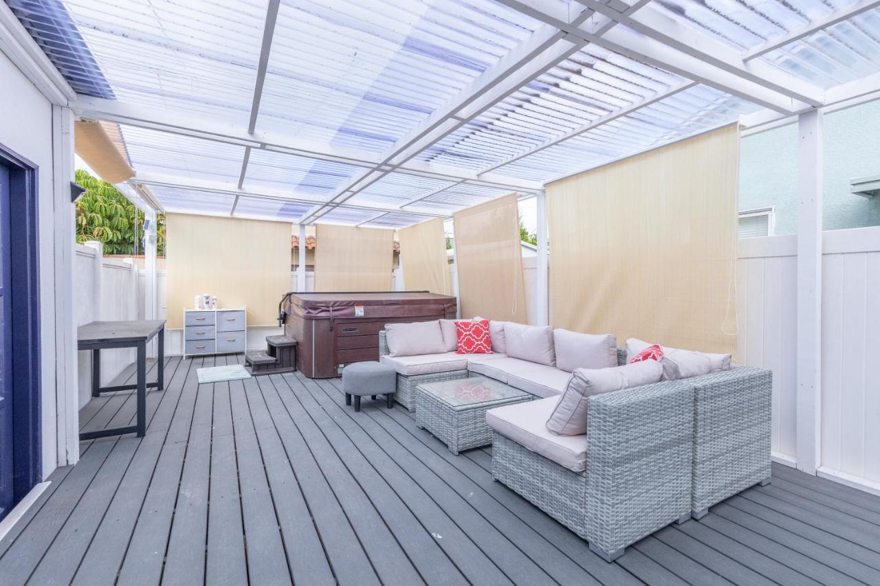 Luxury Villa With Hot Tub! Walk To Beach & Bars Long Beach Buitenkant foto