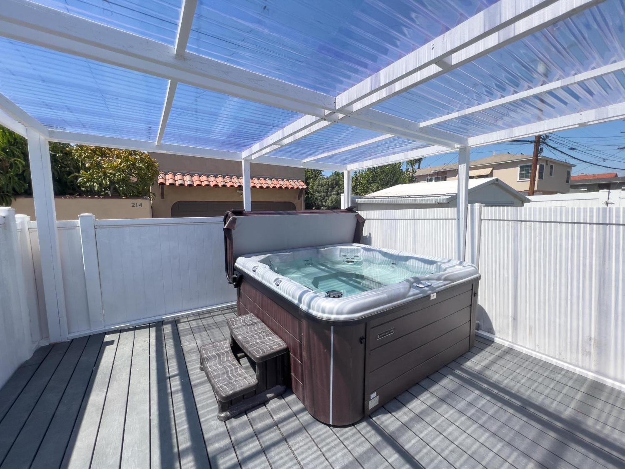 Luxury Villa With Hot Tub! Walk To Beach & Bars Long Beach Buitenkant foto